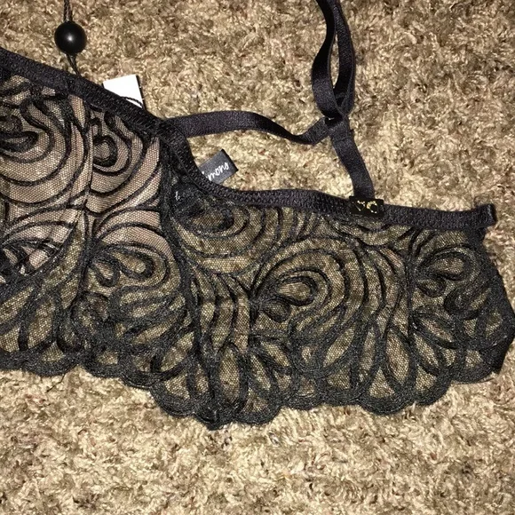 For LOVE & LEMONS VICTORIAS SECRET BLACK NWT SHEER EMBROIDERED SIZE XS